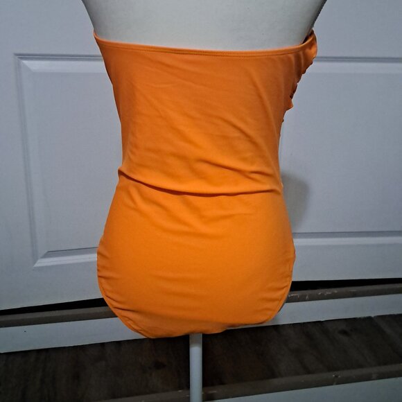 One Piece Swimsuit Ruffle Deep V Neck Padded Beachwear Sz Medium New W/O tags - Picture 4 of 7